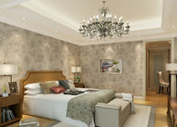 Papiers peints modernes de PVC de modèle floral beige pour des chambres à coucher avec la surface de relief